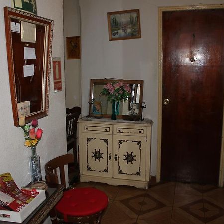 Hostal Xucar Мадрид Экстерьер фото