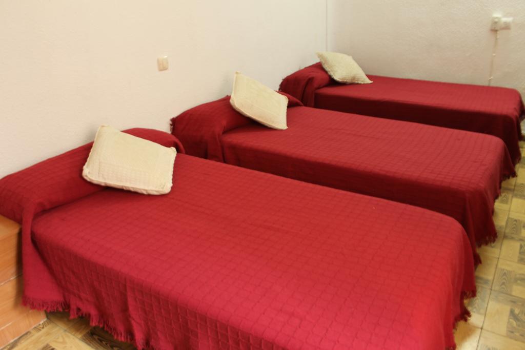 Hostal Xucar Мадрид Номер фото