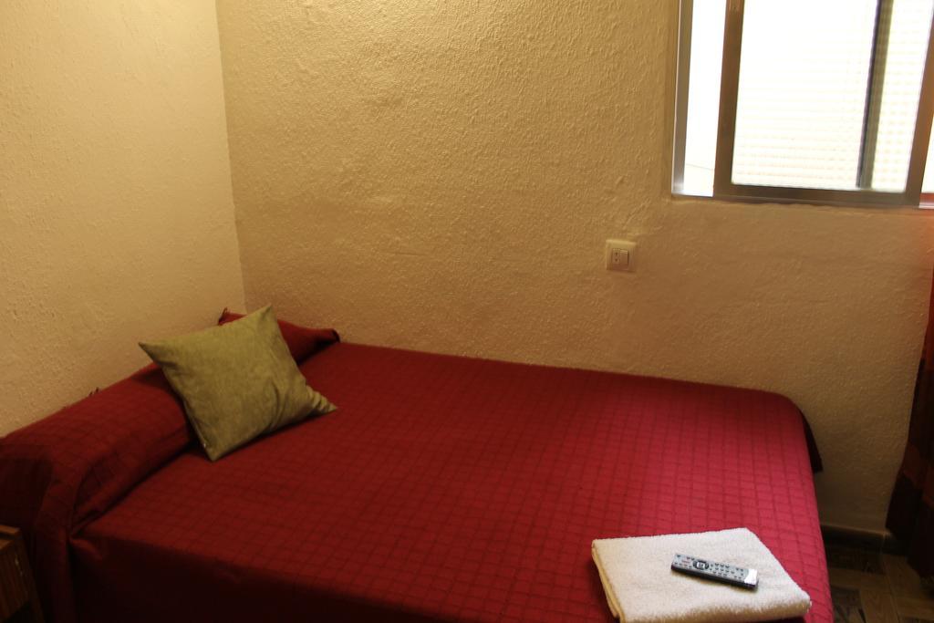 Hostal Xucar Мадрид Номер фото