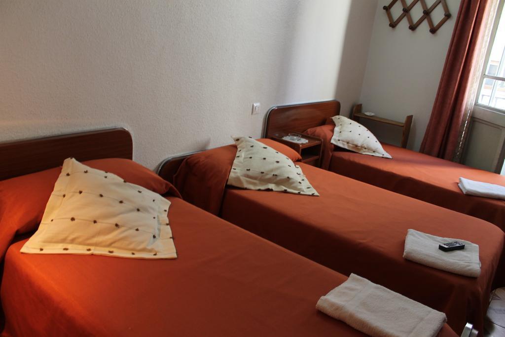 Hostal Xucar Мадрид Номер фото