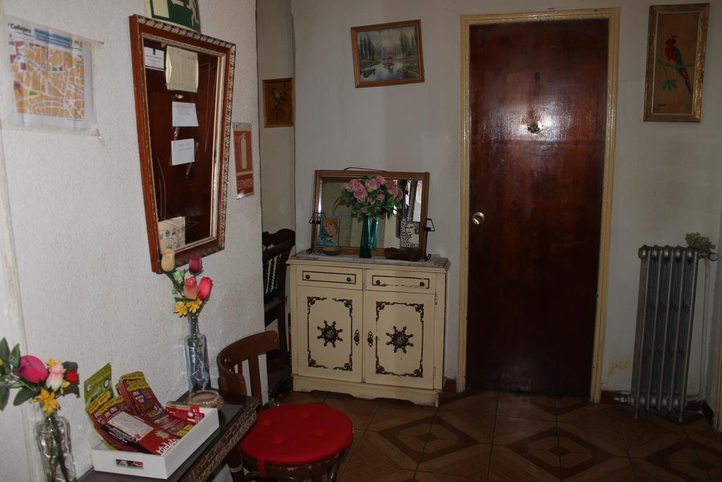Hostal Xucar Мадрид Экстерьер фото